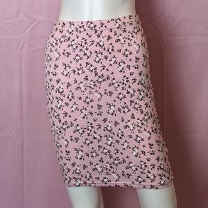 PrettyLittleThing Pink and Black Floral Print Stretchy Bodycon Mini Skirt size 6